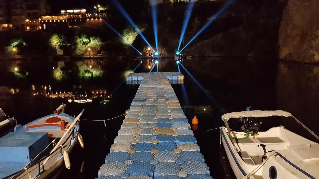 Straight To The Lake View Apartments Agios Nikolaos  Luaran gambar